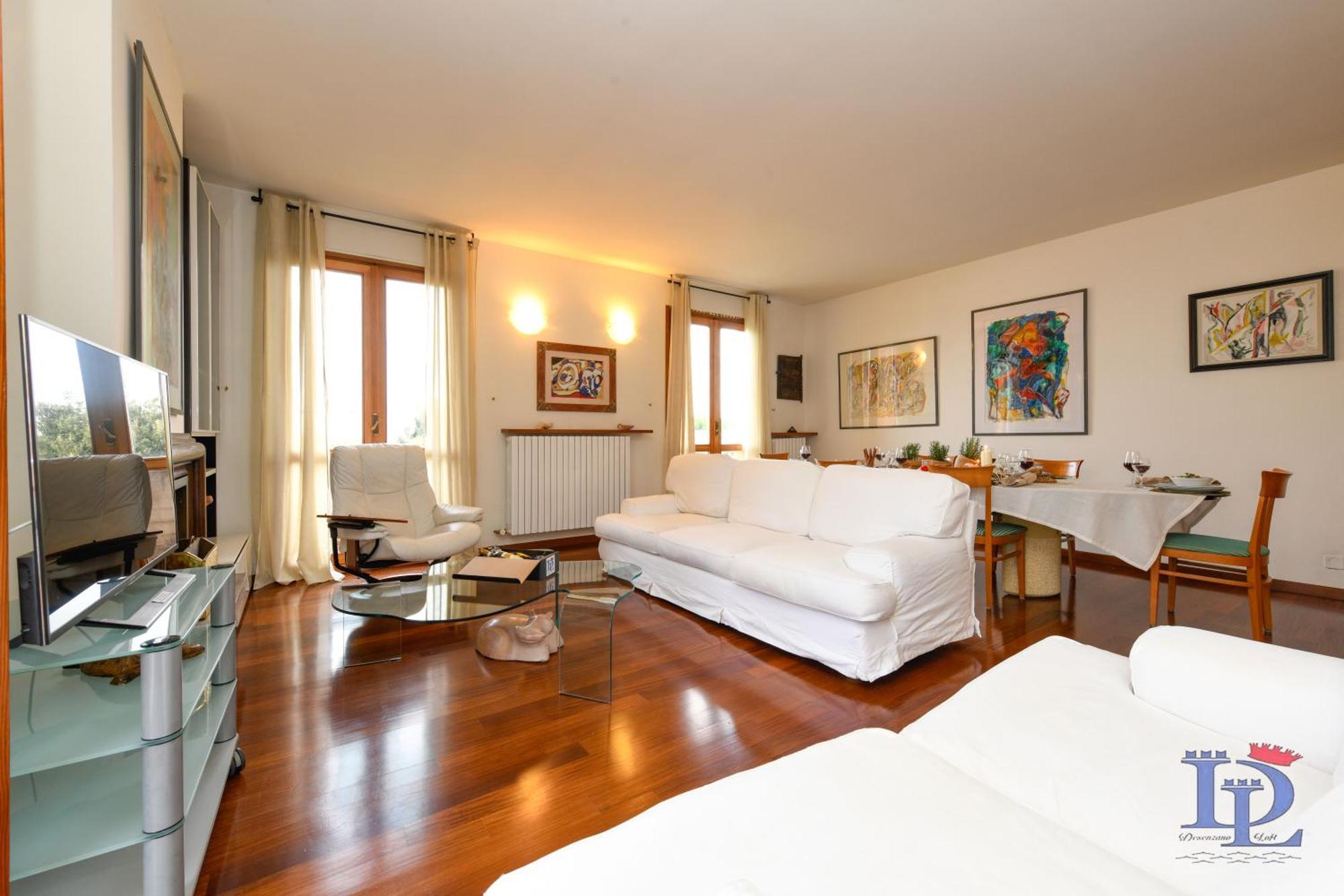 Desenzanoloft Official Partner Marriott Homes & Villas - Gardastar La Stella Del Lago Desenzano del Garda Exterior photo