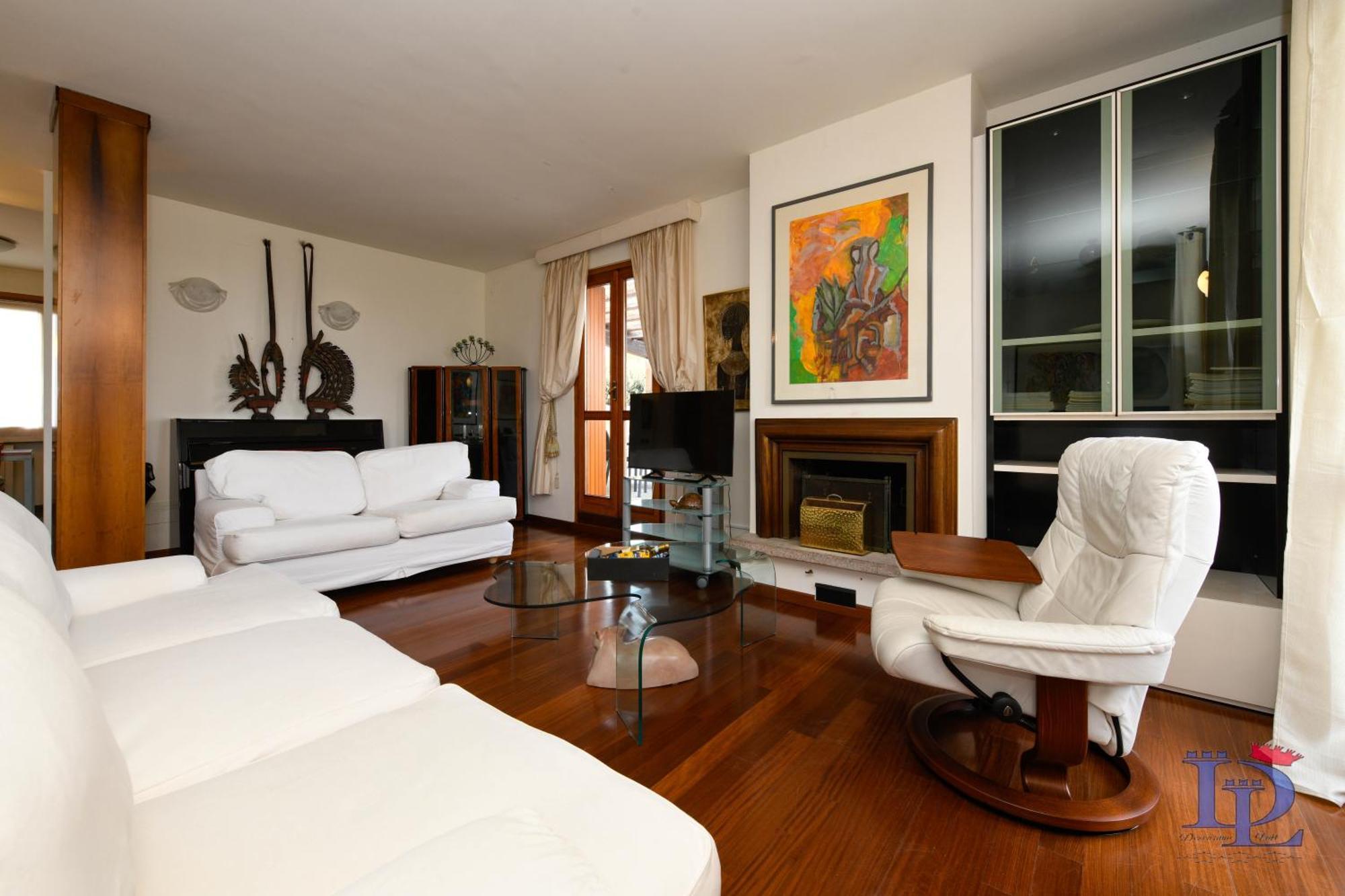 Desenzanoloft Official Partner Marriott Homes & Villas - Gardastar La Stella Del Lago Desenzano del Garda Exterior photo