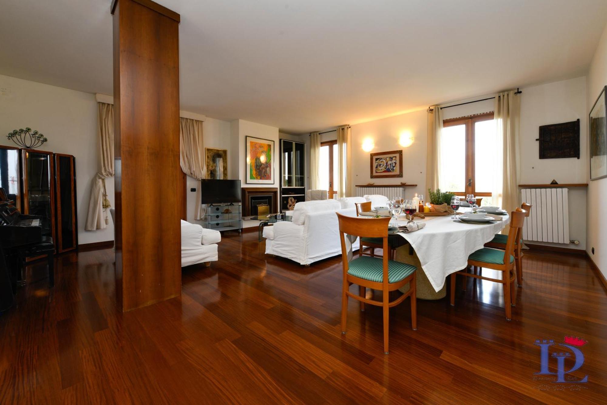 Desenzanoloft Official Partner Marriott Homes & Villas - Gardastar La Stella Del Lago Desenzano del Garda Exterior photo
