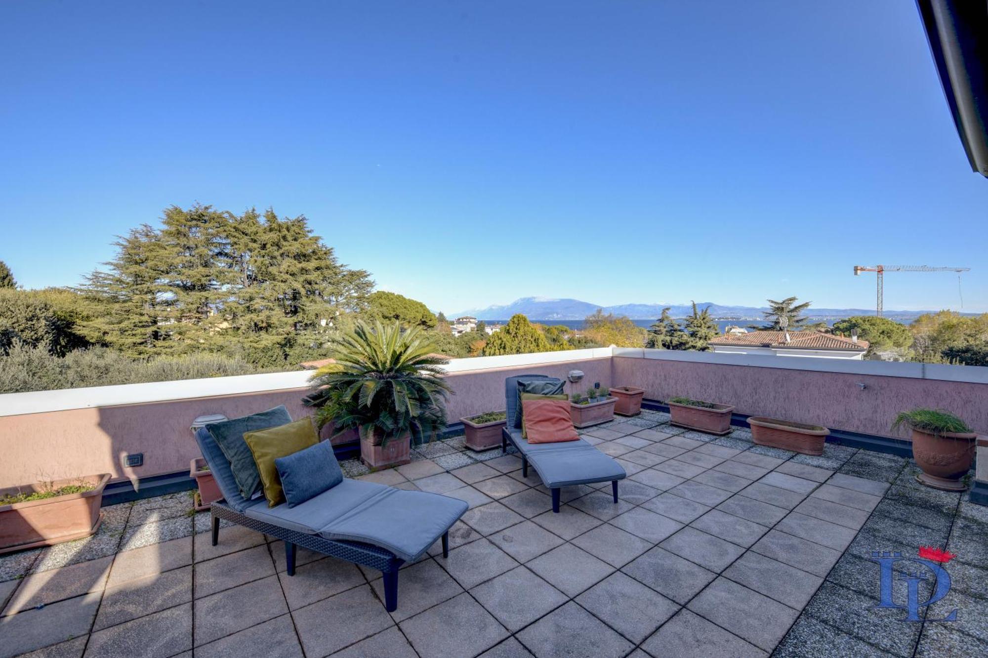 Desenzanoloft Official Partner Marriott Homes & Villas - Gardastar La Stella Del Lago Desenzano del Garda Exterior photo